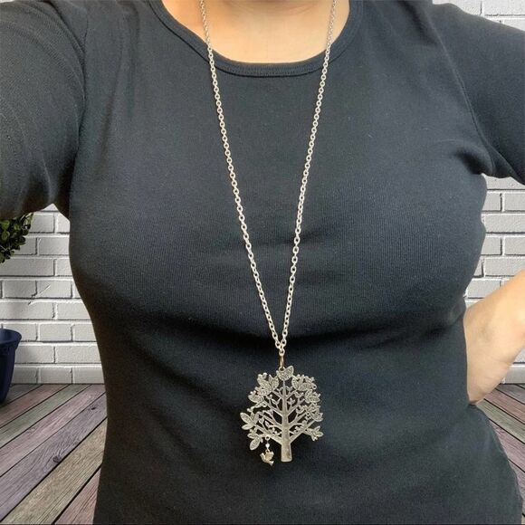 Oversize Silver Tree of Life Pendant Necklace with words Silver Costume Jewelry - Picture 1 of 6